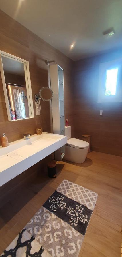 Les Bonbonnettes Bed and Breakfast Le Cailar Exteriör bild